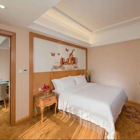Vienna Hotel Shenzhen Baoneng City Plaza Экстерьер фото